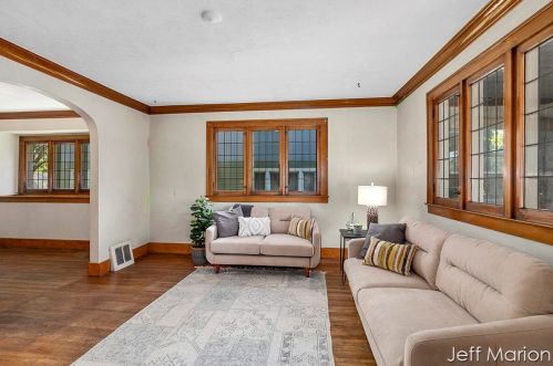 615 Diamond Ave, Grand Rapids MI 49503-1845 exterior