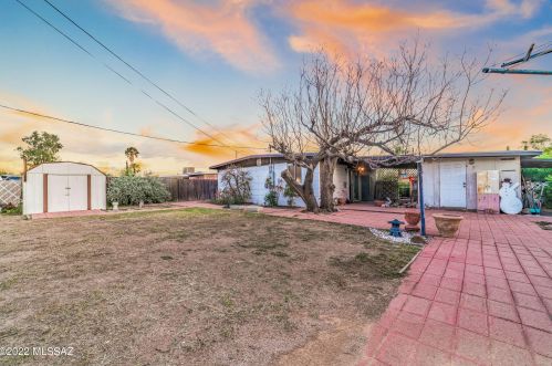 426 Calle Garcia, Tucson AZ 85706-5209 exterior