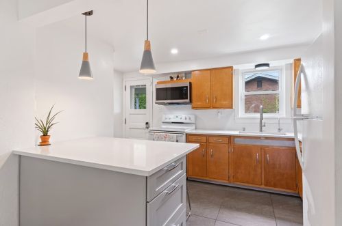 7205 Mcclure Ave, Pittsburgh PA  15218-2307 exterior