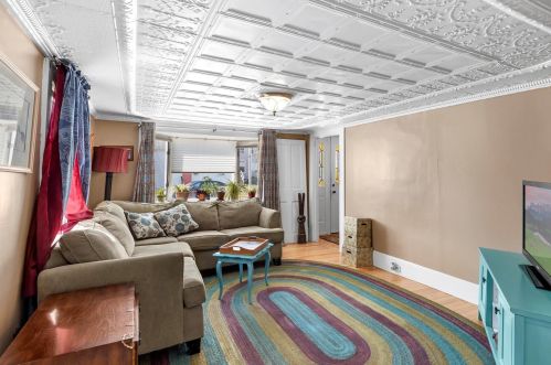 33 5th St, Dover NH 03820-2948 exterior