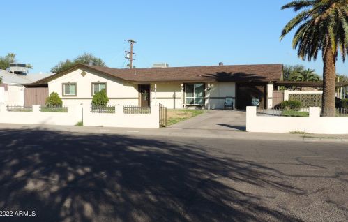 4001 61 St, Phoenix AZ 85033-1712 exterior