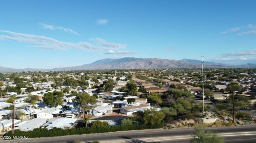 2213 Mcconnell Dr, Tucson AZ 85710-8091 exterior