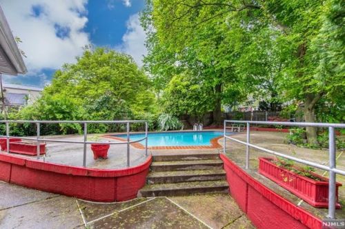 765 Salem St, Teaneck NJ 07666-5321 exterior