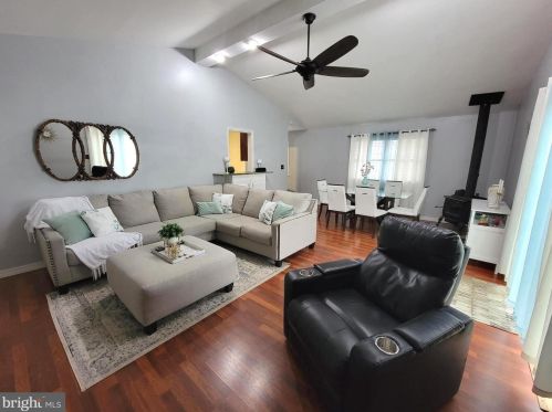 228 Bentley Ave, Trenton NJ  08619-3724 exterior