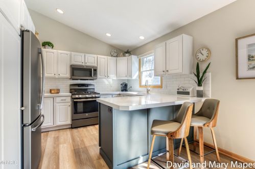 2614 Santigo Ave, Grand Rapids MI 49546-8503 exterior