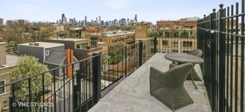 2033 Racine Ave, Chicago IL  60608-3201 exterior