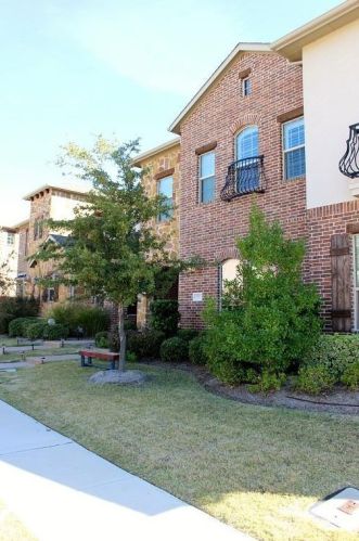 8608 Calvin Rd, Irving TX  75063-3934 exterior