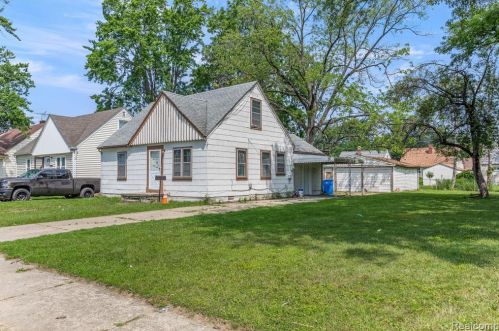 26130 Currier St, Dearborn Heights MI  48125-1416 exterior