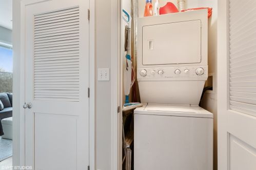 4102 Wolcott Ave, Chicago IL  60613-1825 exterior