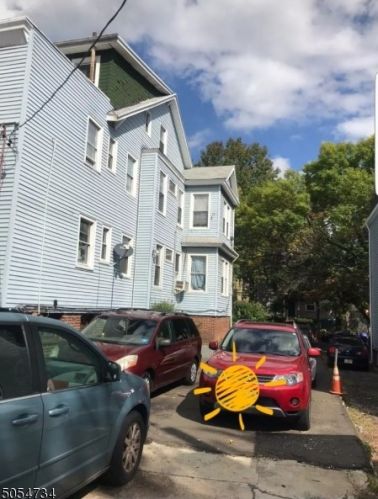 138 Scheerer Ave, Newark, NJ 07112-2114