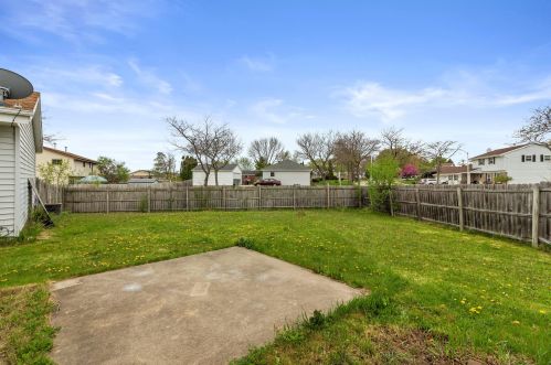 9267 Burbank Ave, Milwaukee WI 53224-1322 exterior