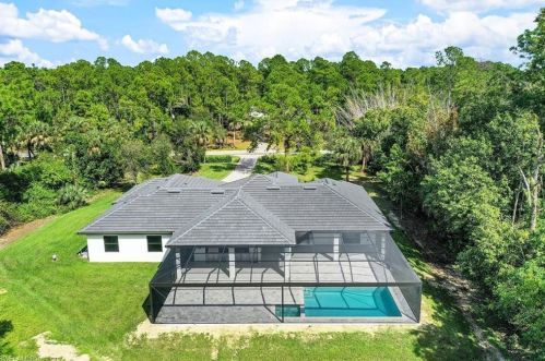 3632 3 Ave, Naples FL 34117-2725 exterior