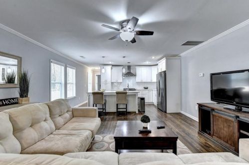 1585 Kenmore St, Atlanta GA 30311-2721 exterior