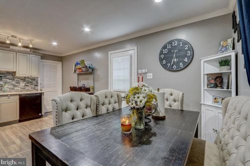 521 Riv Dr, Camden NJ 08110-2917 exterior