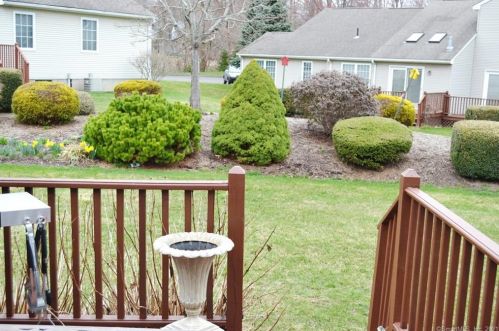 79 Dibble Hollow Ln, Windsor Locks CT  06096-2700 exterior