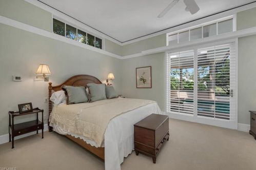 299 Little Harbour Ln, Naples FL 34102-7602 exterior