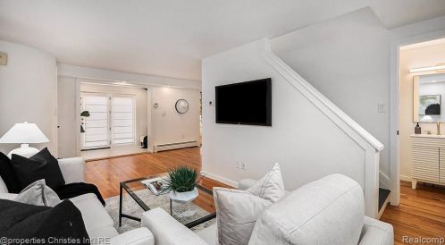 343 Elm St, Bham, MI 48009-6458