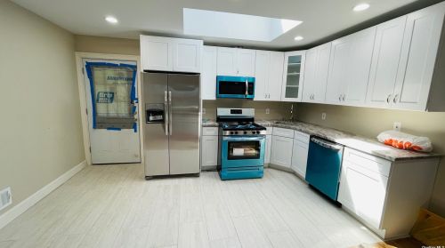 432 17th St, Babylon NY  11704-2629 exterior