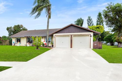 3895 Black Forest Cir, Boynton Beach, FL 33436-3152