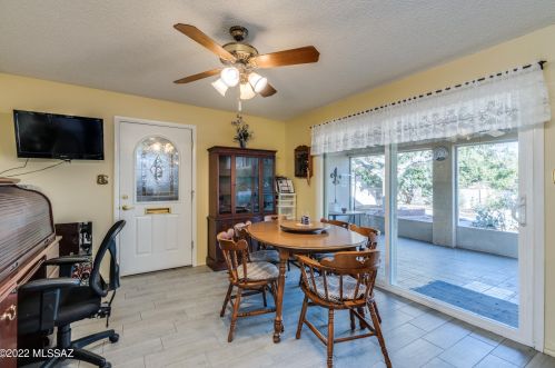 263 Abrego Dr, Green Valley AZ 85614-1504 exterior