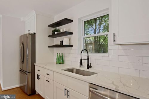 6511 Kansas Ln, Silver Spring MD  20912-4719 exterior