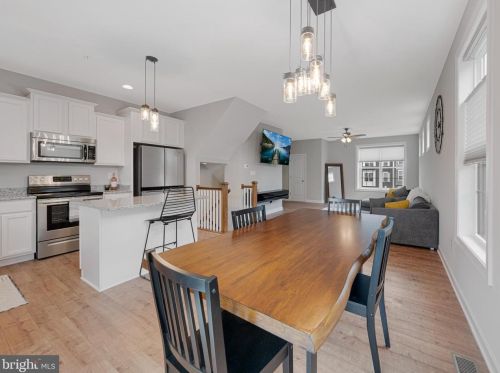 38 Overlook Dr, Hanover, PA 17331-9136