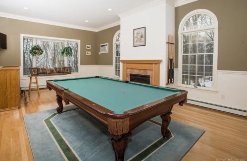 242 Barrack Hl Rd, Ridgefield CT 06877-3006 exterior