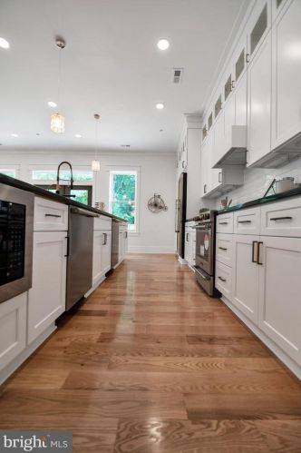 102 Ritchie Ave, Silver Spring MD  20910-5112 exterior