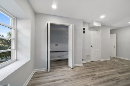 66 Lawrence Dr, Hackettstown NJ 07840-2526 exterior