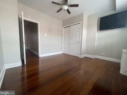 2122 Howard St, Philadelphia PA 19148-3333 exterior