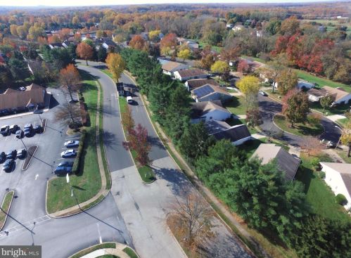 5 Meadowwood Ct, Columbus NJ 08022-1026 exterior