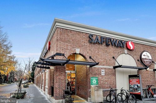 1725 17th St, Washington DC 20020-4781 exterior