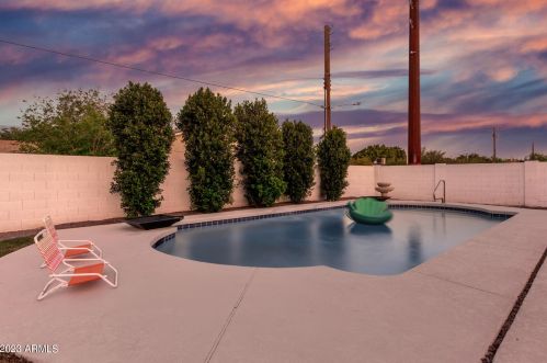 6501 20th Ave, Phoenix AZ  85015-1504 exterior