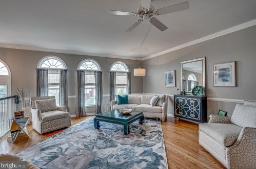 5608 Governors Pond Cir, Alexandria VA  22310-2346 exterior