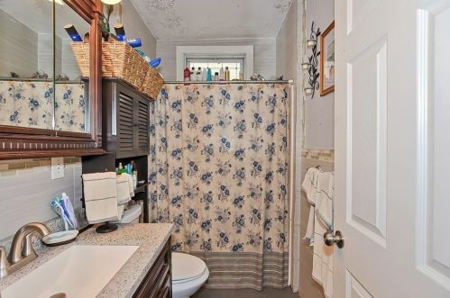 177 Fairmont Ave, Worcester MA 01604-4761 exterior