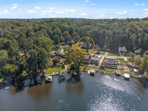 8575 Lake Dr, Lithonia, GA 30039-6525