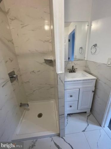 4359 Frankford Ave, Philadelphia PA 19124-3925 exterior