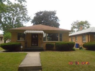 4661 67th St, Milwaukee, WI 53218-4823