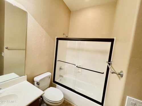 32016 23rd Ave, Phoenix AZ  85085-7050 exterior