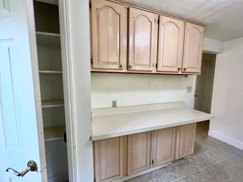 664 Crystal Dr, Pittsburgh PA 15228-2567 exterior