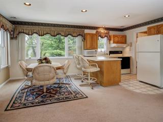 7 Middle Ave, Summit NJ  07901-4005 exterior