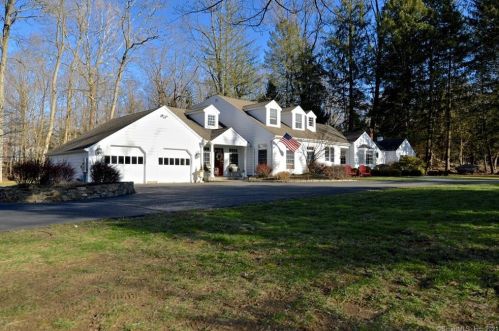 668 Ridgebury Rd, Ridgefield, CT 06877-1117
