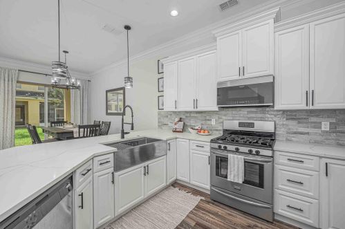 6117 Kendra Ln, Fort Pierce FL 34983-4140 exterior