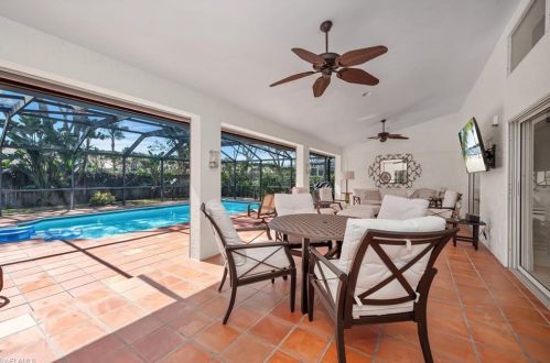 544 Roma Ct, Naples FL exterior