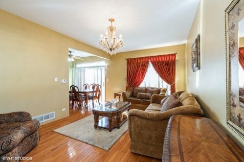 5245 Mint Julip Dr, Chicago, IL 60803-5186