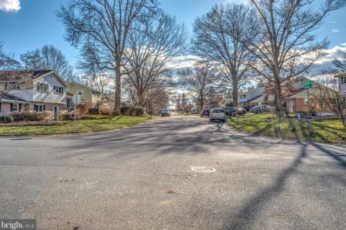 3075 Essex Pl, Lancaster PA  17601-1612 exterior