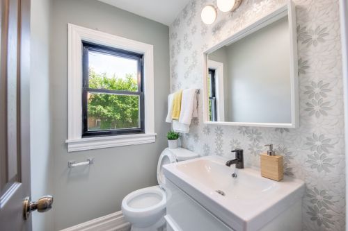 2301 17 Ave, Broadview IL 60153-2904 exterior