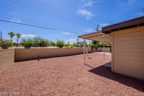 8648 Kenyon Dr, Tucson AZ  85710-4234 exterior