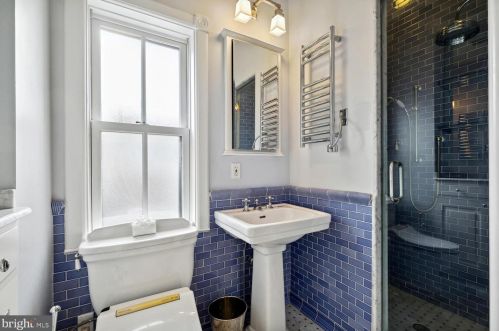 2010 Hillyer Pl, Washington DC 20009-1006 exterior