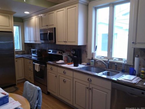 12 Winfield Ct, Norwalk CT 06855-2117 exterior